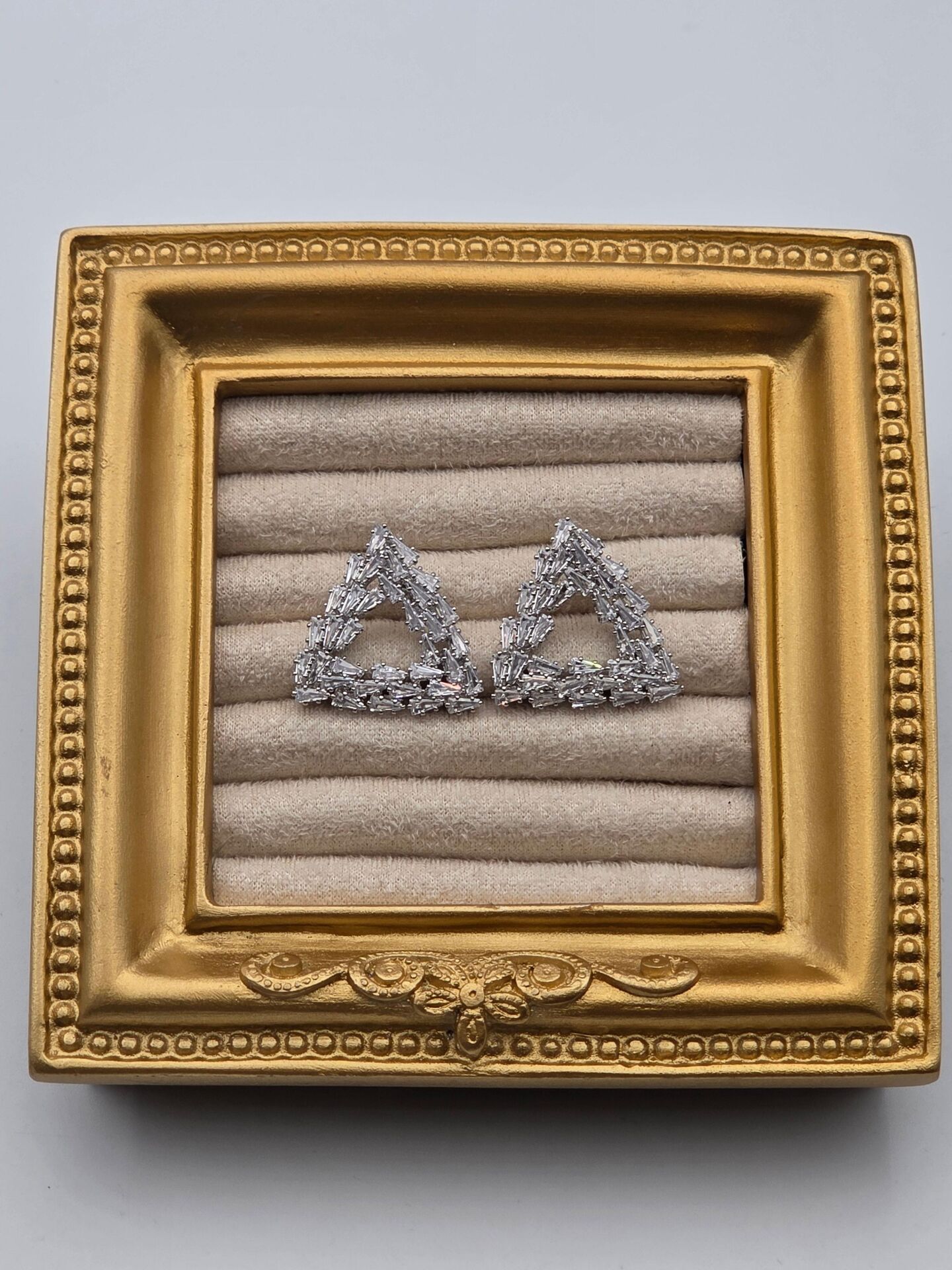 Zirkon Taşlı Rodyum Kaplama Küpe // ITHAL-3251