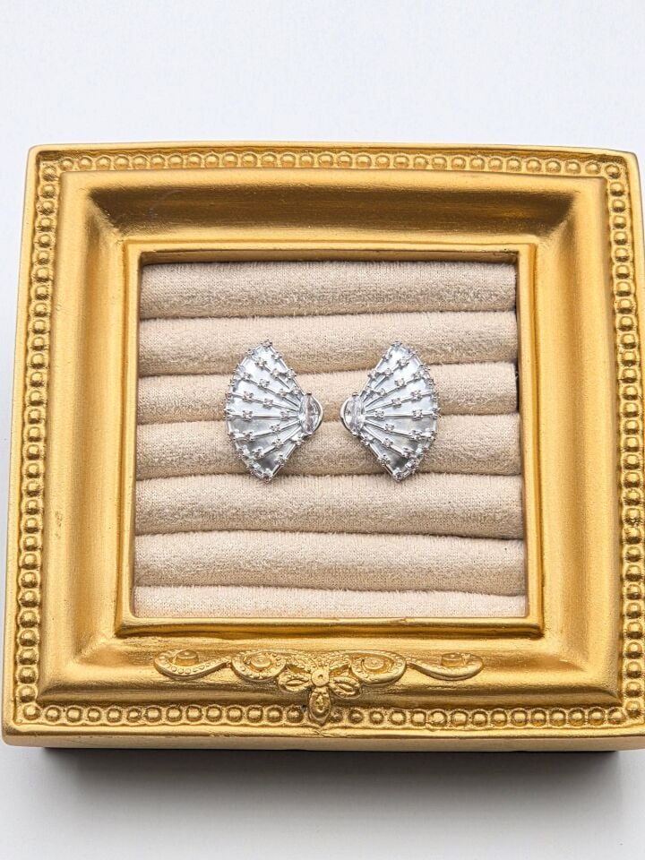 Rhodinierte Ohrringe mit Zirkonsteinen // ITHAL-3260