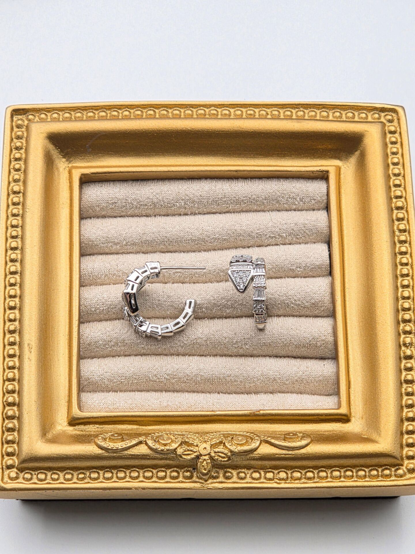 Zirkon Taşlı Rodyum Kaplama Küpe // ITHAL-3262