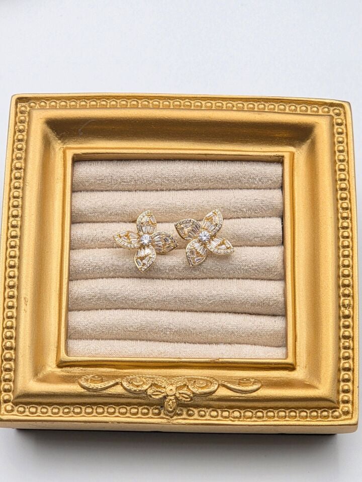 Zirkon Taşlı Rodyum Kaplama Küpe // ITHAL-3267