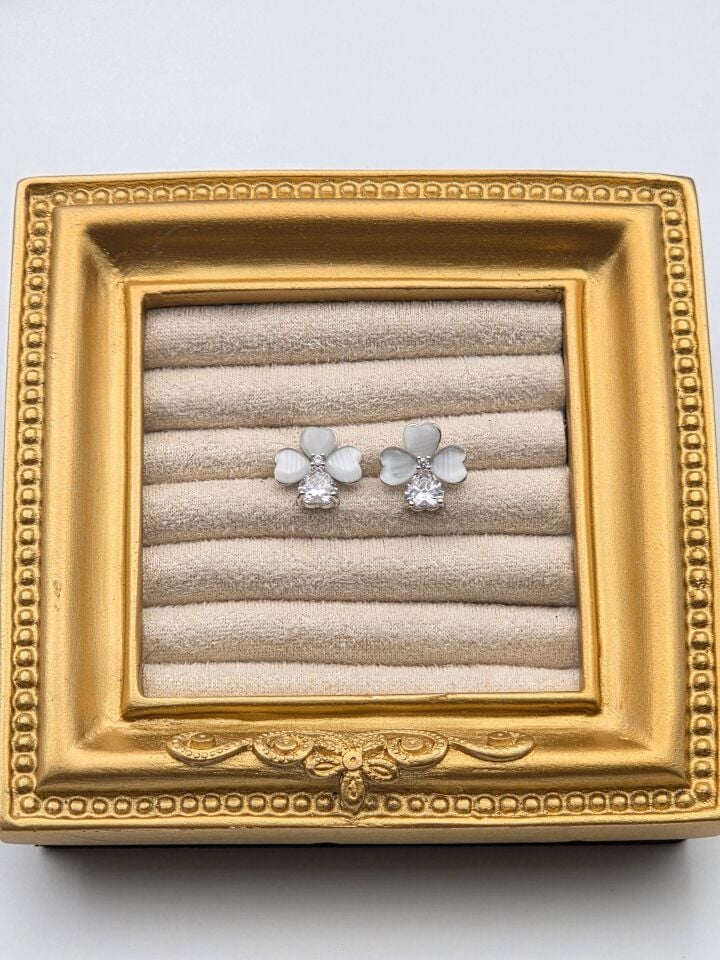 Rhodinierte Ohrringe mit Zirkonsteinen // ITHAL-3272