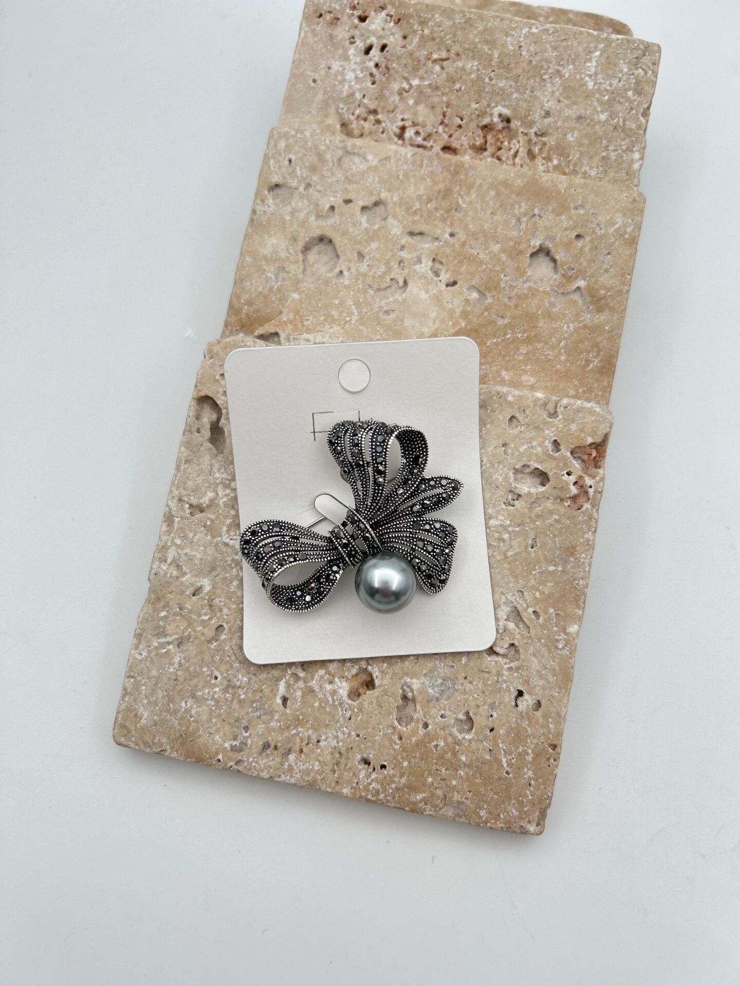 Özel Seri Broş // BROS-602