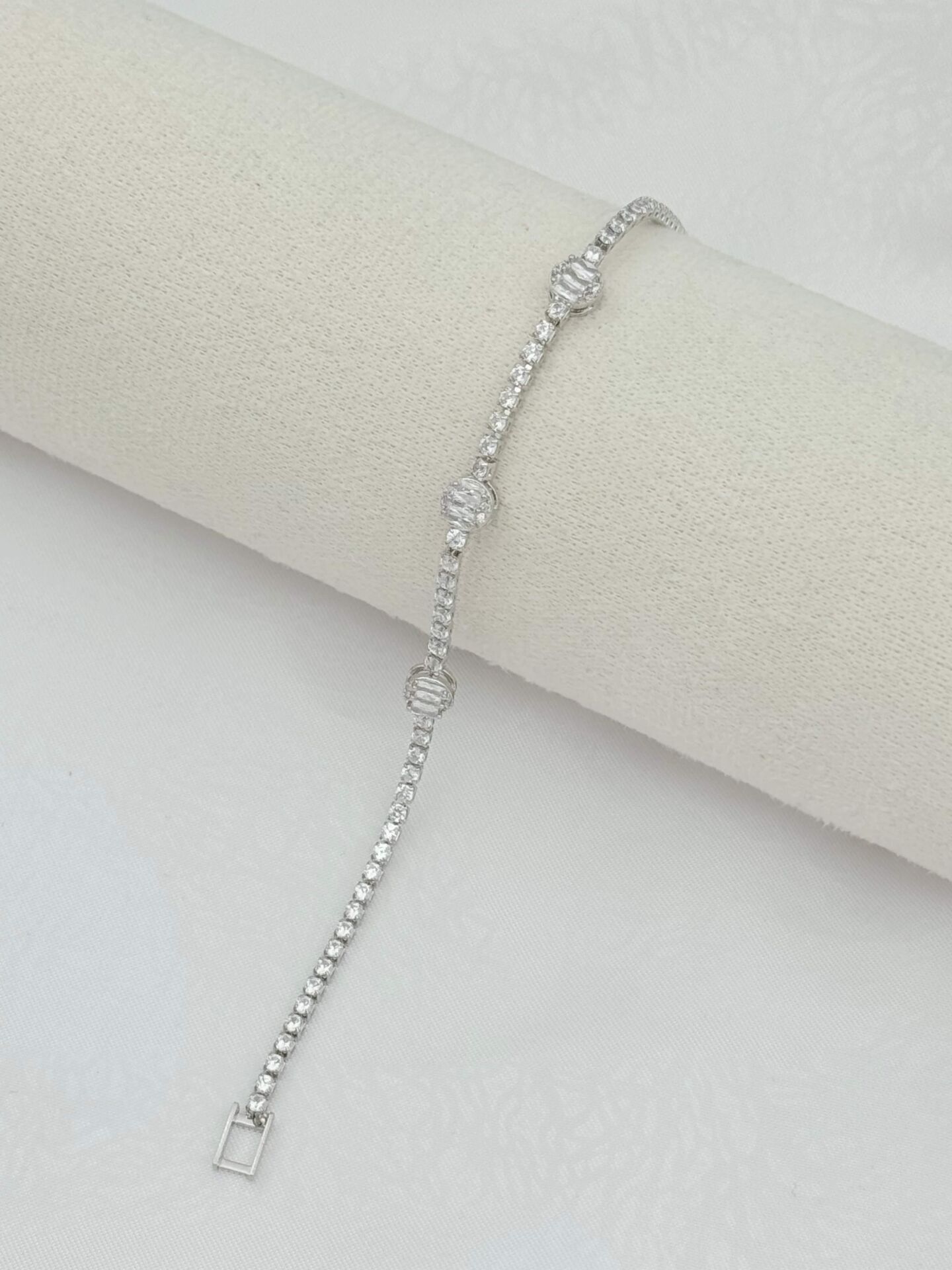 Çelik Motifli Su Yolu Bileklik // BILEK-7004