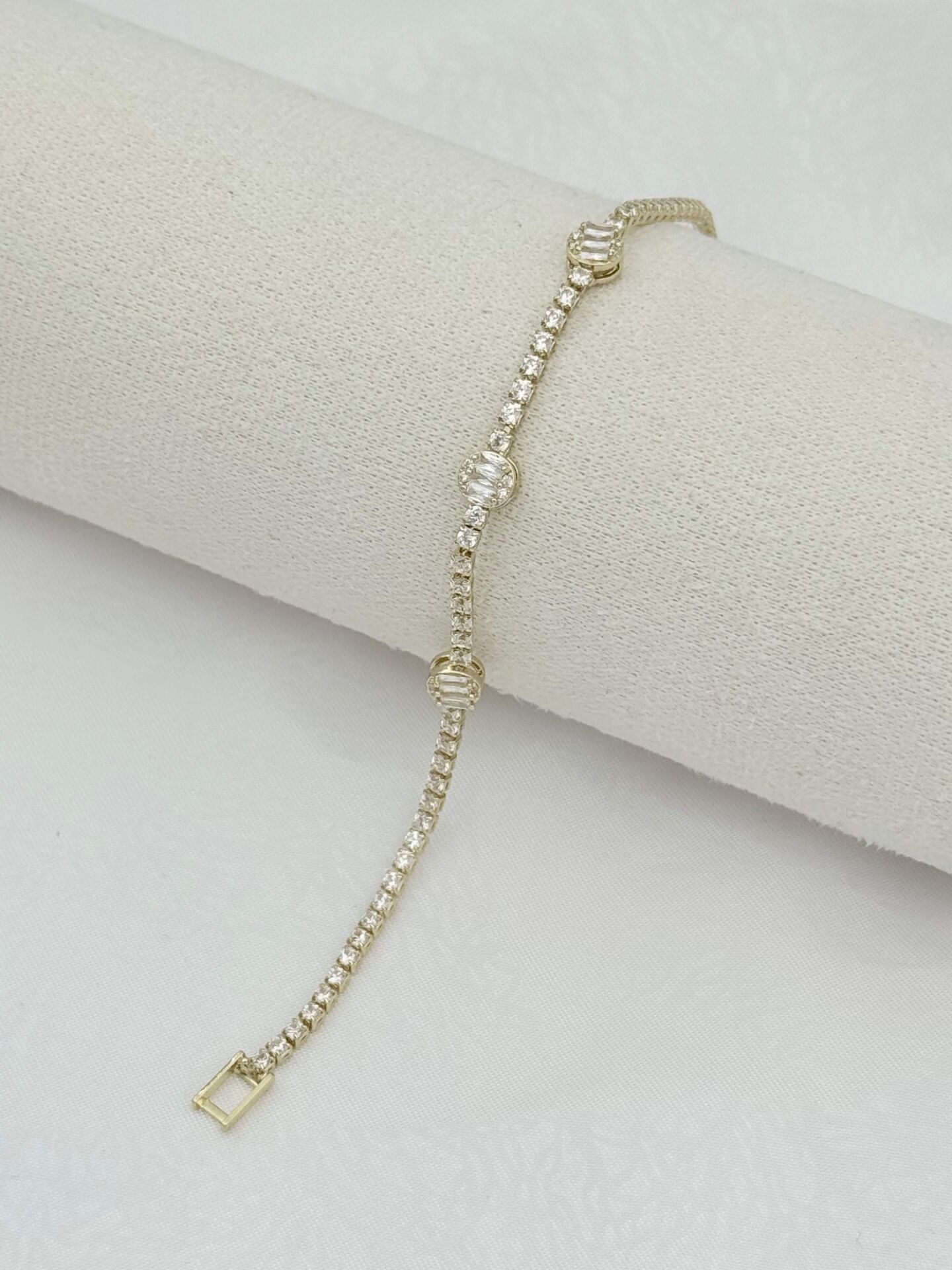 Çelik Motifli Su Yolu Bileklik // BILEK-7005