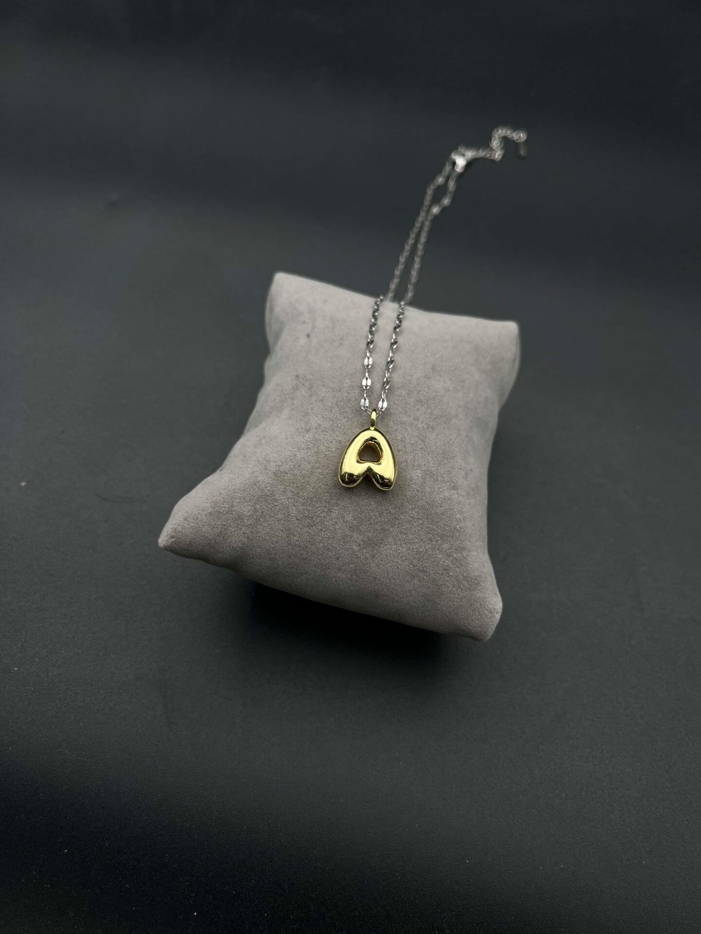 Buchstabenkette aus Stahl (A) // NECKLACE-4180