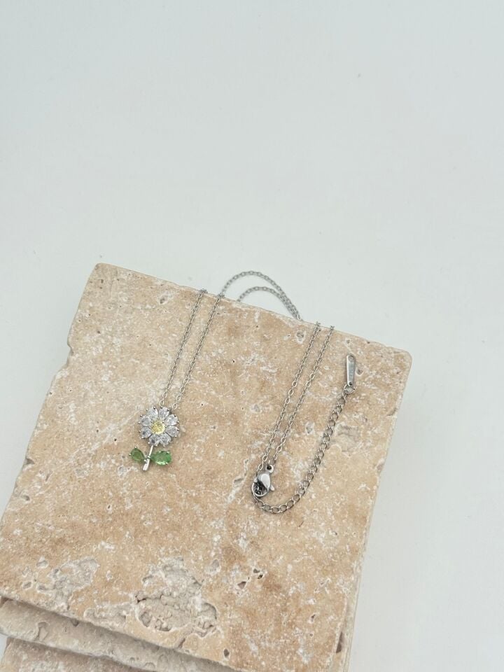 Steel Daisy Necklace 45cm // NECKLACE-5691