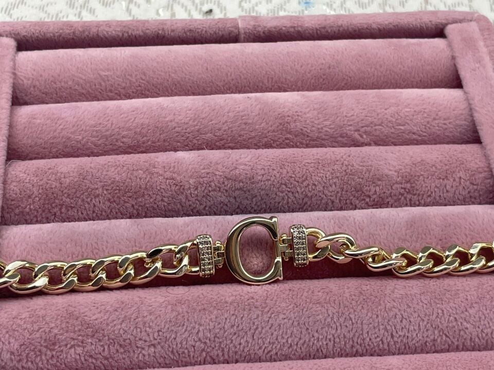 VIP Letter Bracelet (C)