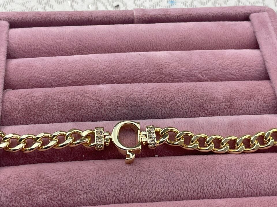 VIP Letter Bracelet (C)